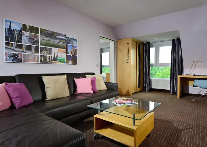 Uhu Garni 3* Colonia