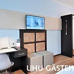 Uhu Garni