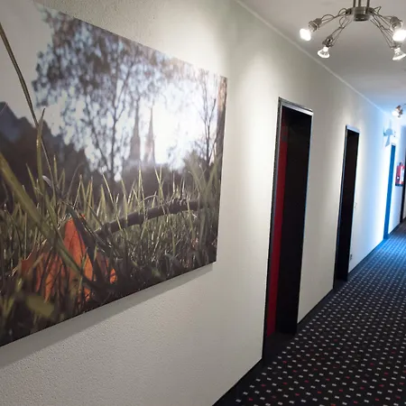 Uhu Garni Otel Köln
