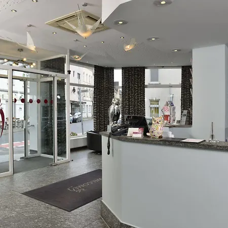 胡加尔尼高级酒店 酒店 3*