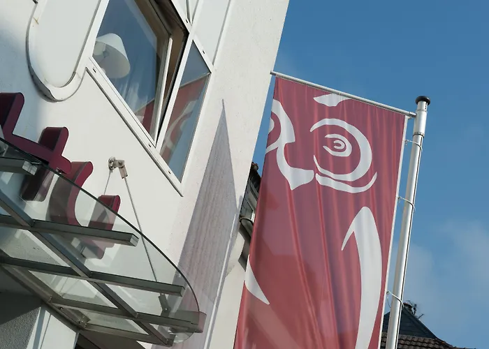 Uhu Garni 3* Cologne