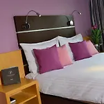 Uhu Garni מלון קלן