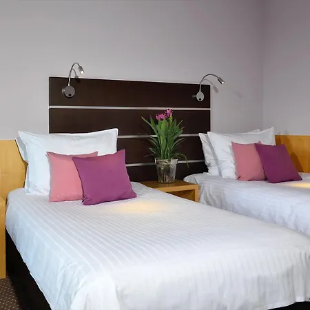 Uhu Garni Hotel Kolonia
