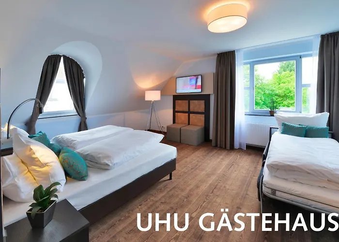 Отель Uhu Garni Кёльн